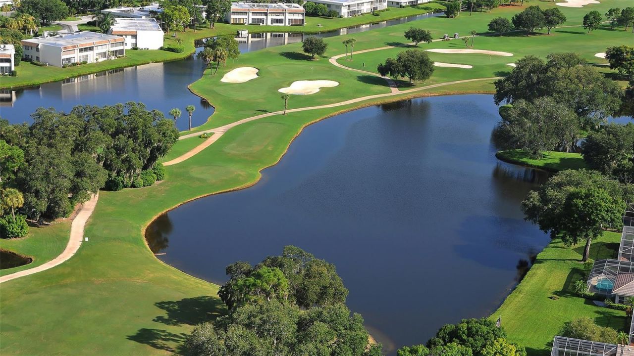 7880 Palm Aire Lane, Unit 203, Sarasota, FL 34243 Photo