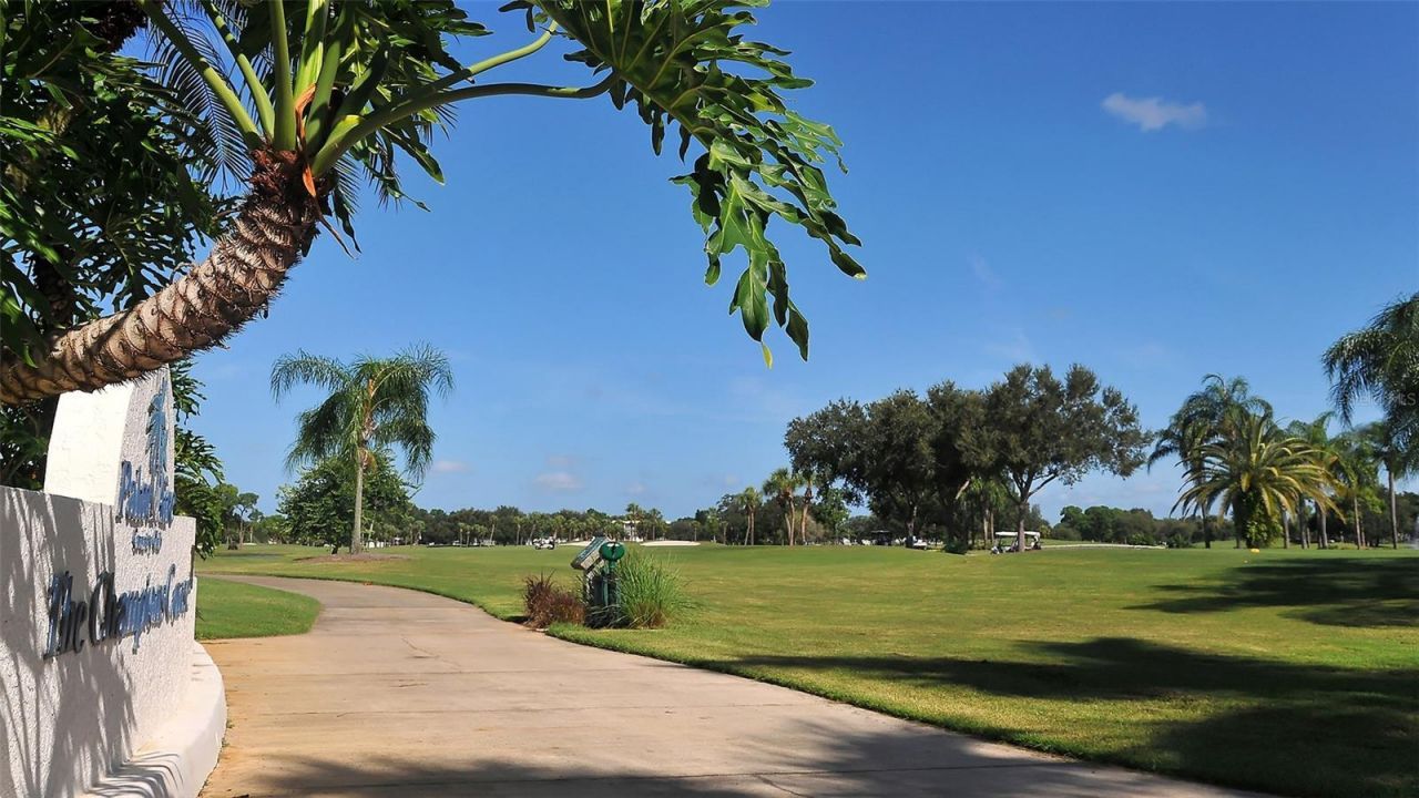 7880 Palm Aire Lane, Unit 203, Sarasota, FL 34243 Photo