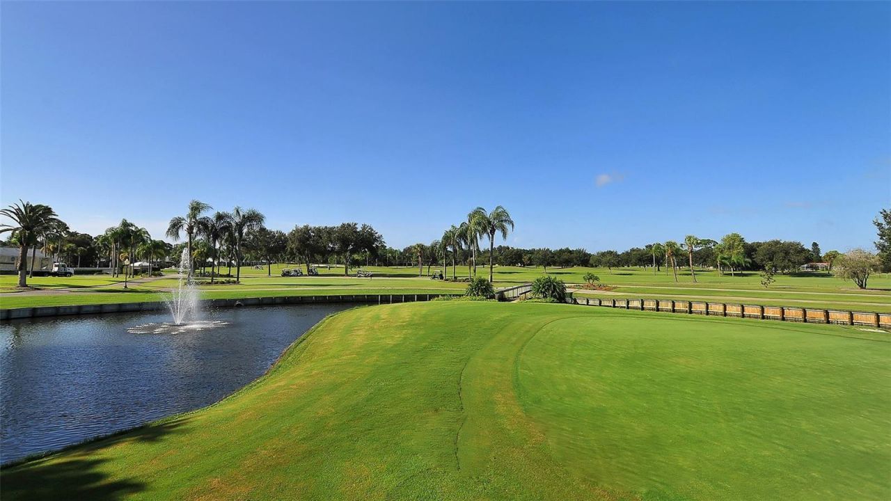 7880 Palm Aire Lane, Unit 203, Sarasota, FL 34243 Photo