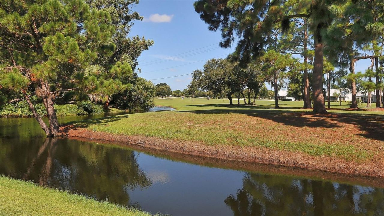 7880 Palm Aire Lane, Unit 203, Sarasota, FL 34243 Photo