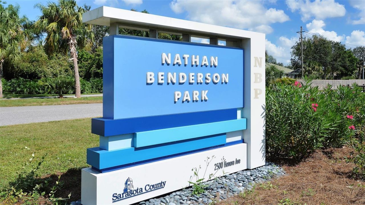 7880 Palm Aire Lane, Unit 203, Sarasota, FL 34243 Photo