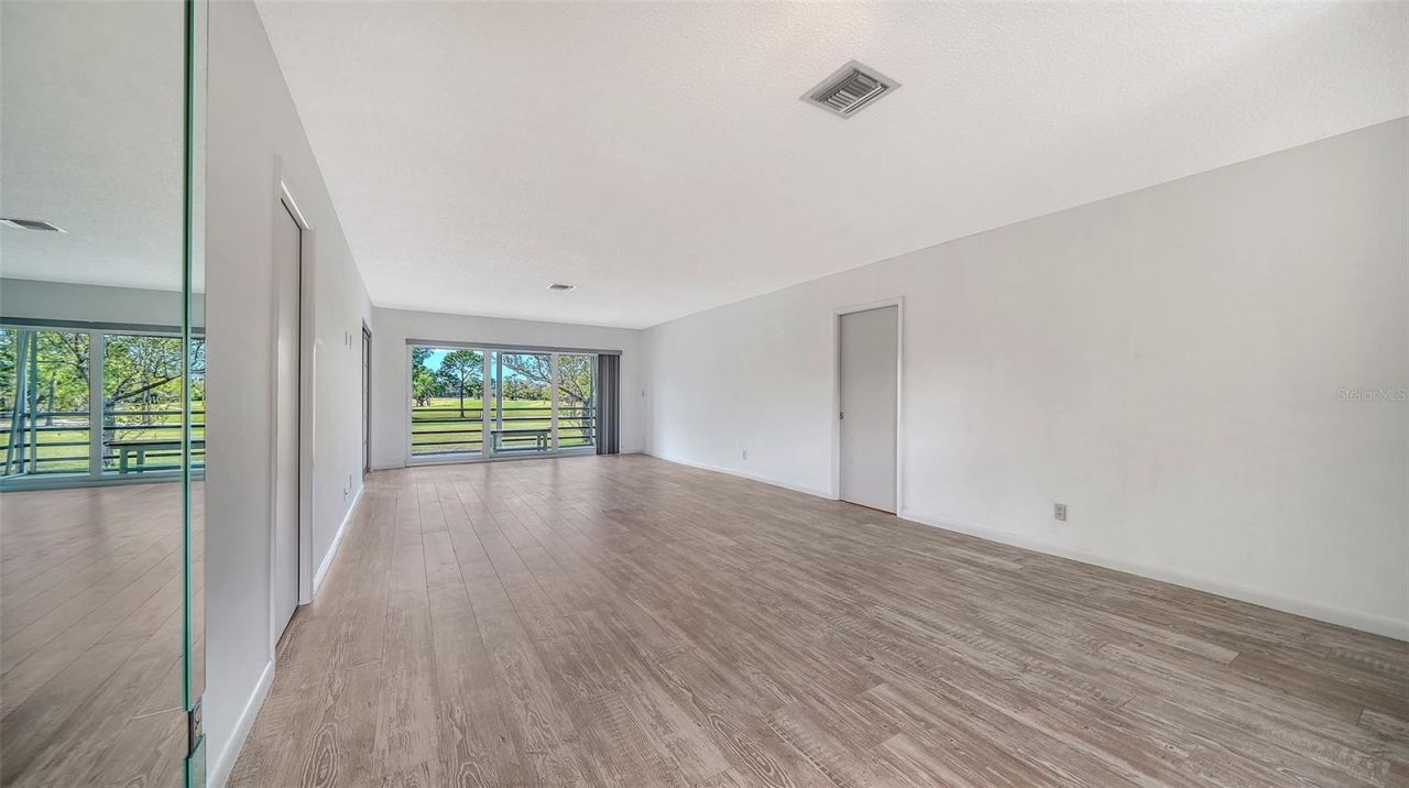 7880 Palm Aire Lane, Unit 203, Sarasota, FL 34243 Photo