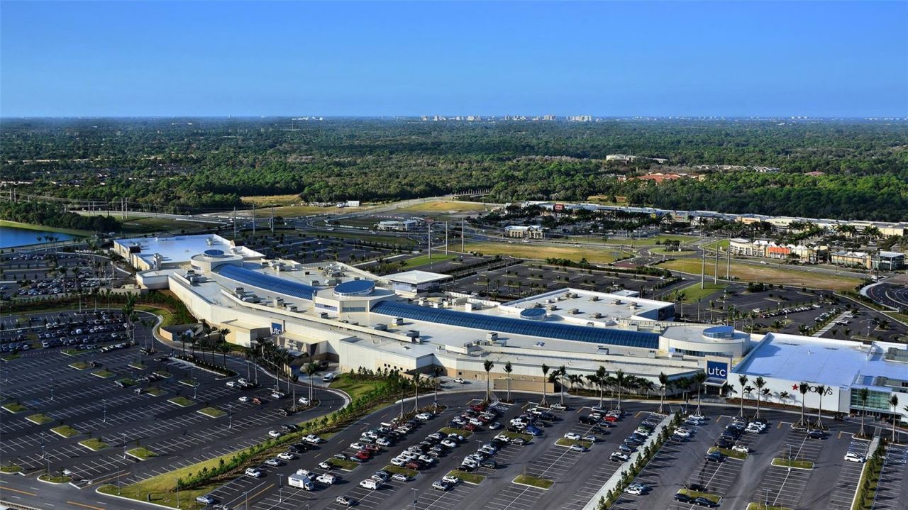 7880 Palm Aire Lane, Unit 203, Sarasota, FL 34243 Photo