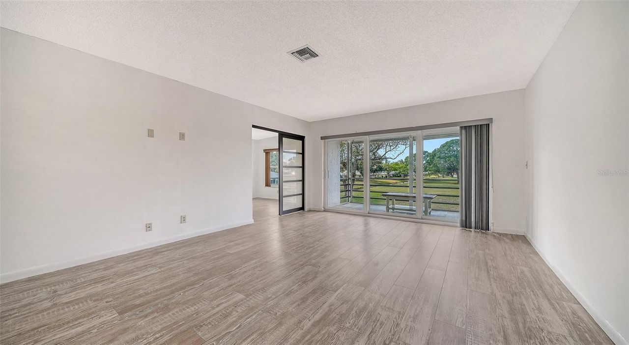 7880 Palm Aire Lane, Unit 203, Sarasota, FL 34243 Photo