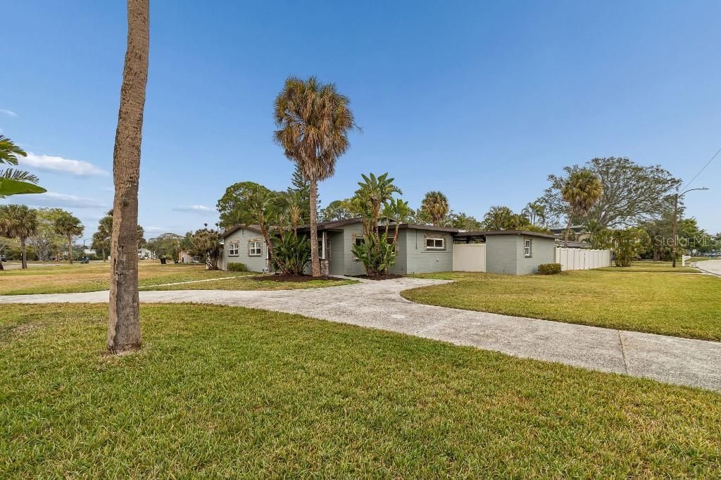 4601 Venetian Boulevard Ne, Saint Petersburg, FL 33703 Photo