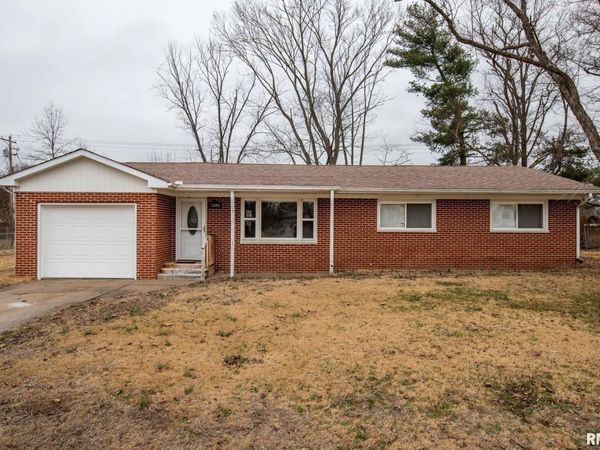 1500 E Gary Drive, Carbondale, IL 62902