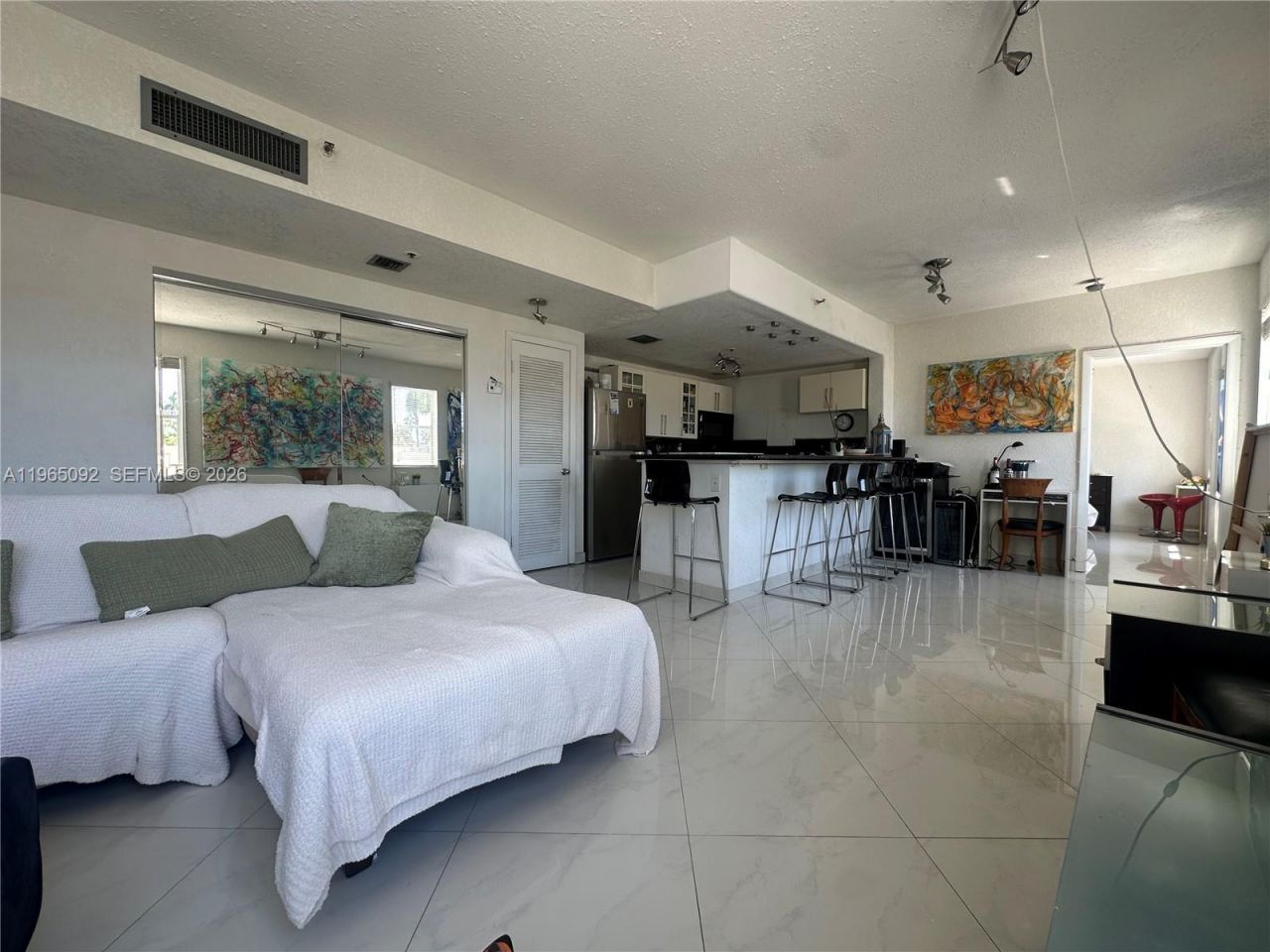 802 Euclid Ave, Unit 305, Miami Beach, FL 33139 Photo