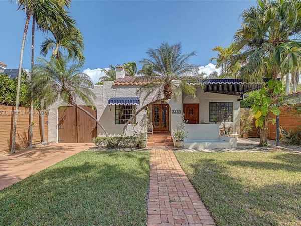 3233 Crystal Ct , Miami, FL 33133