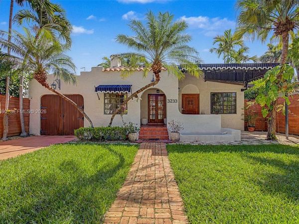 3233 Crystal Ct, Miami, FL 33133