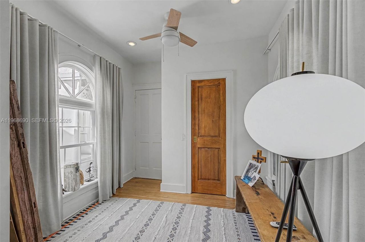 3233 Crystal Ct , Miami, FL 33133 Photo