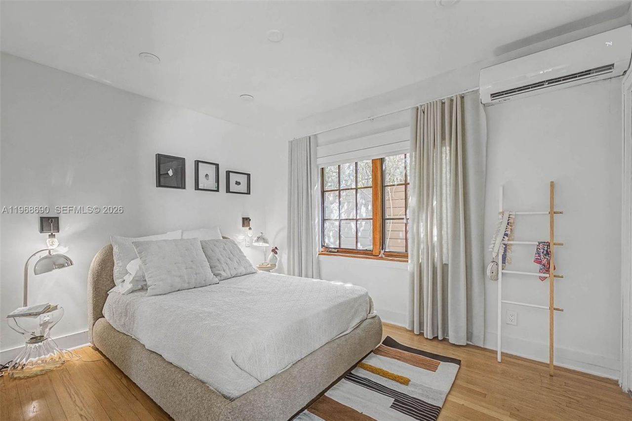 3233 Crystal Ct , Miami, FL 33133 Photo