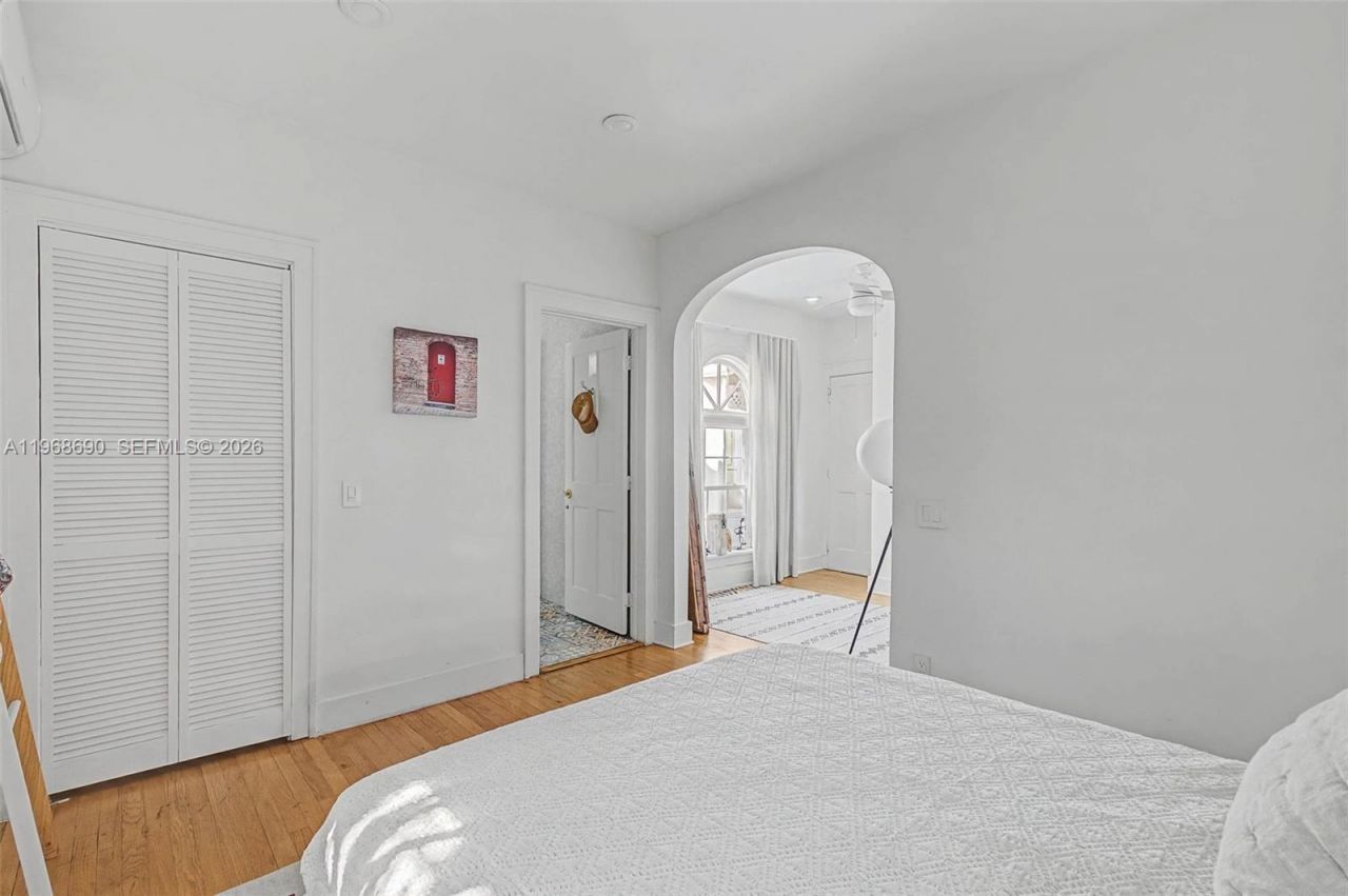 3233 Crystal Ct , Miami, FL 33133 Photo