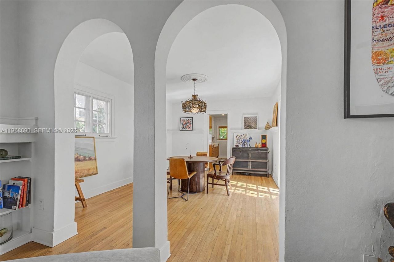 3233 Crystal Ct , Miami, FL 33133 Photo