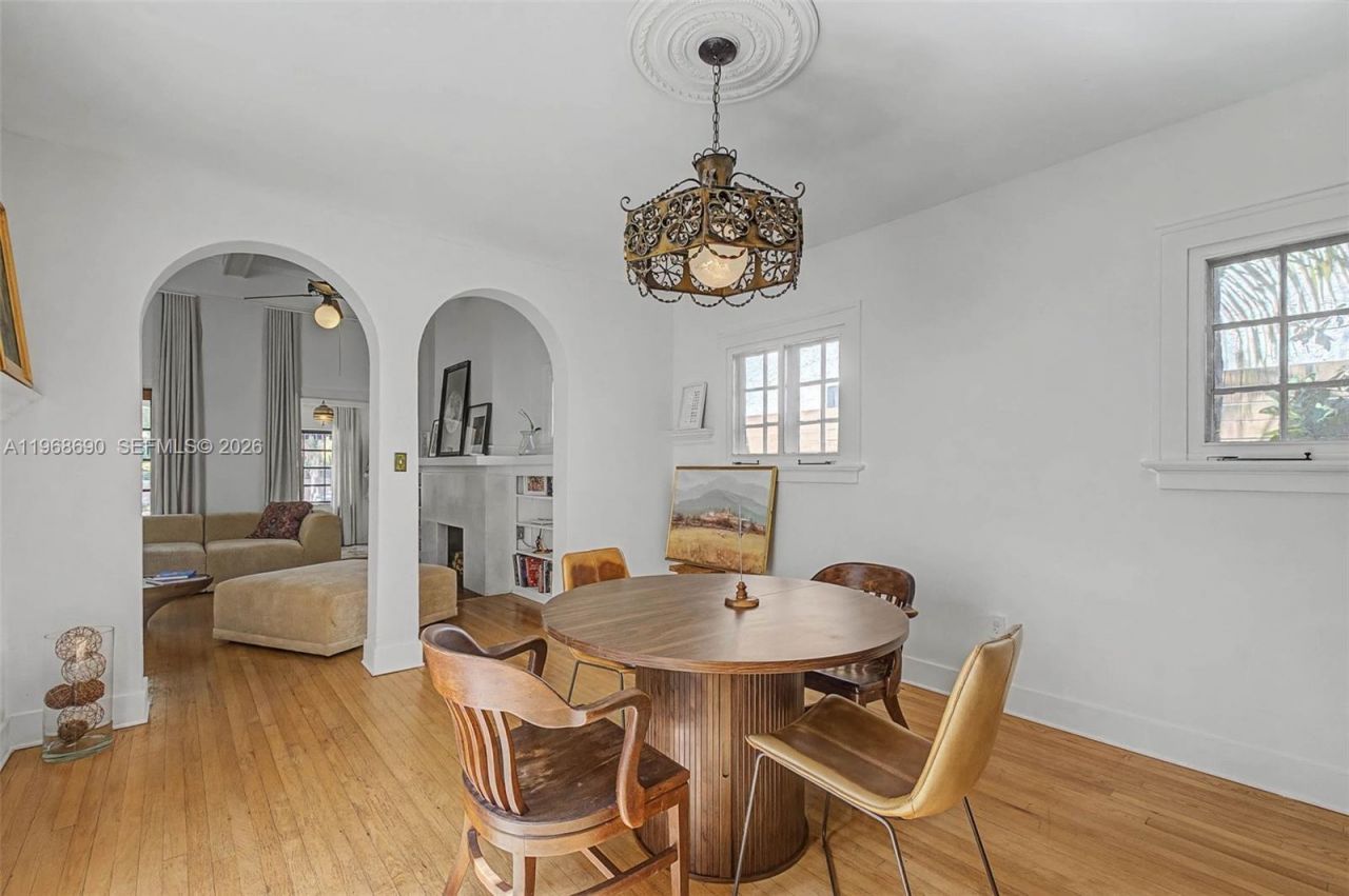 3233 Crystal Ct , Miami, FL 33133 Photo