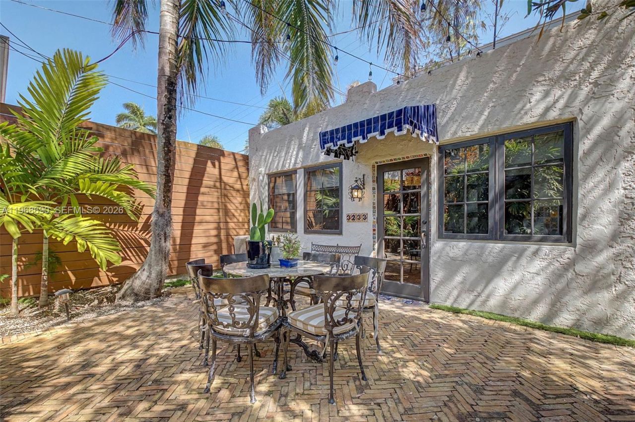 3233 Crystal Ct , Miami, FL 33133 Photo