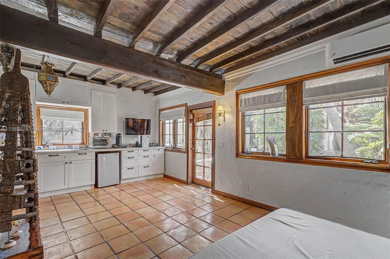 3233 Crystal Ct , Miami, FL 33133 Photo