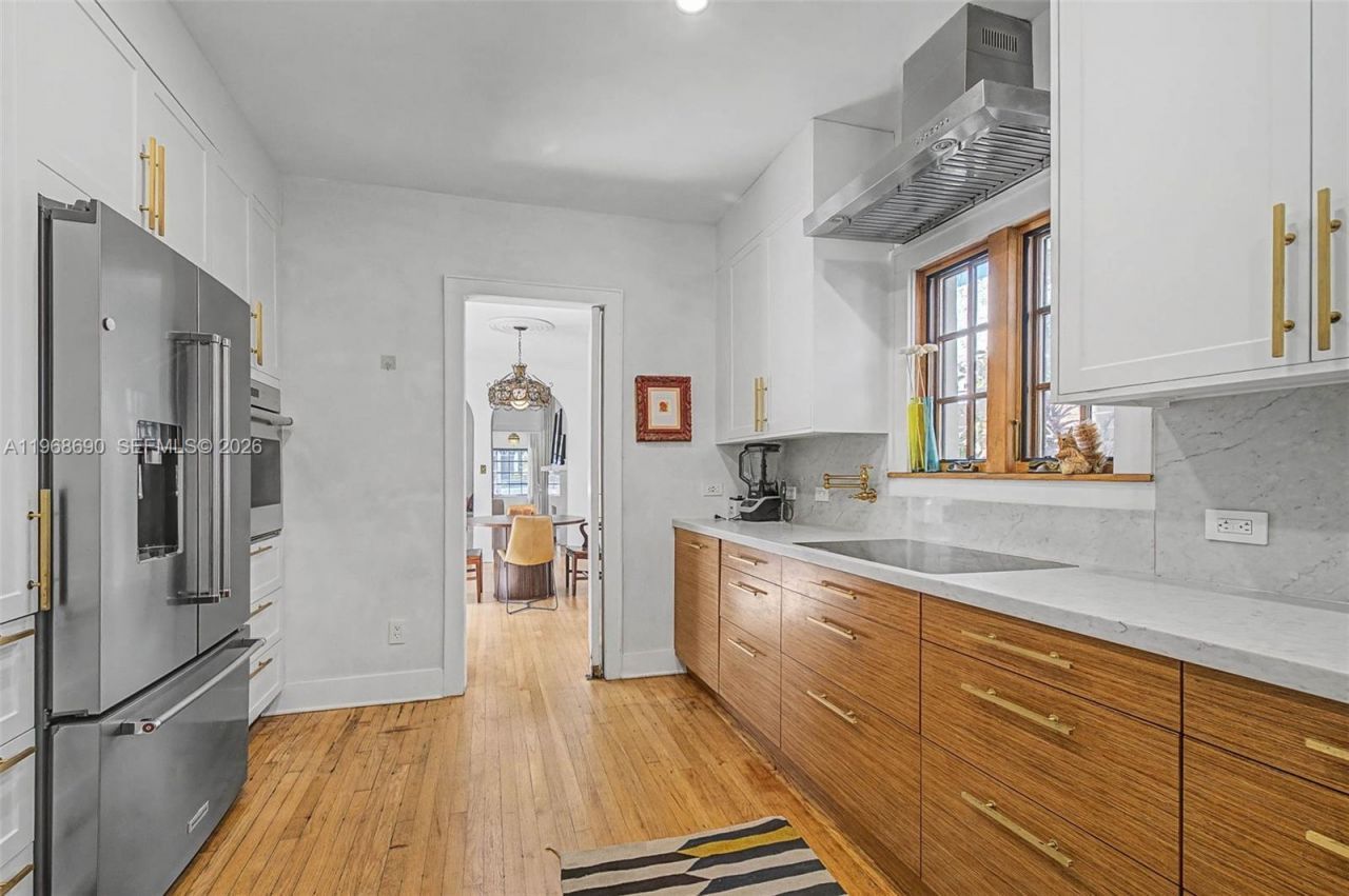 3233 Crystal Ct , Miami, FL 33133 Photo