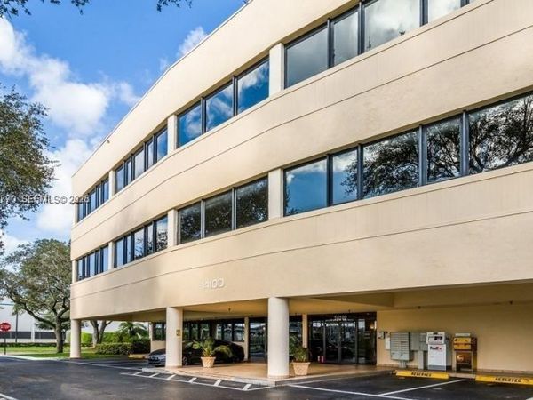 Unit 105, Miami Lakes, FL 33016