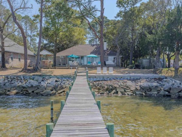5756 East Bay Blvd, Gulf Breeze, FL 32563
