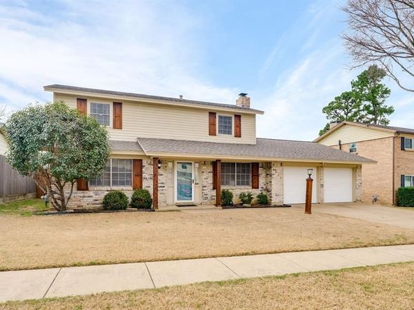 1916 Chattanooga Drive, Bedford, TX 76022