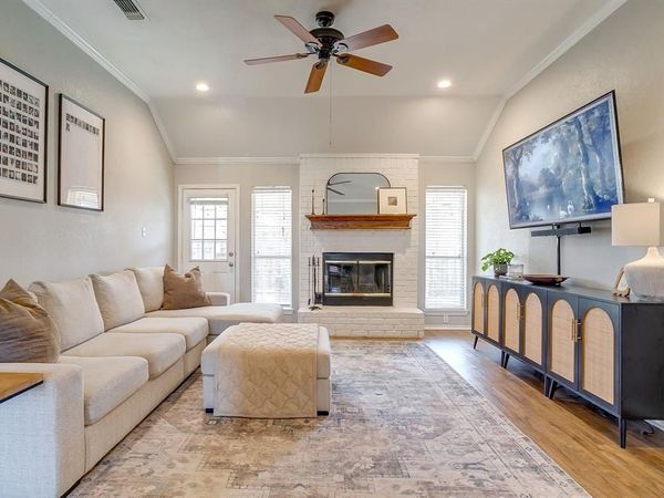 841 Park Meadow Lane, Burleson, TX 76028