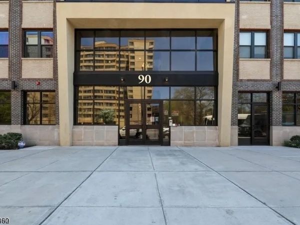 90 Clinton Ave, Newark, NJ 07114