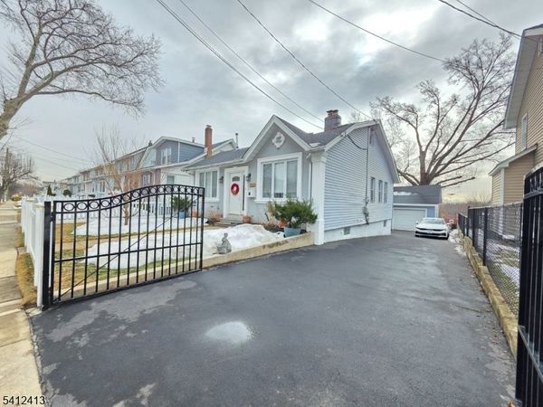 564 Chapman St, Hillside, NJ 07205