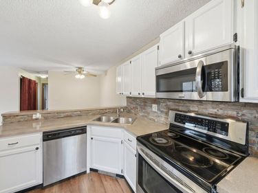 6129 78th Avenue N, Brooklyn Park, MN 55443