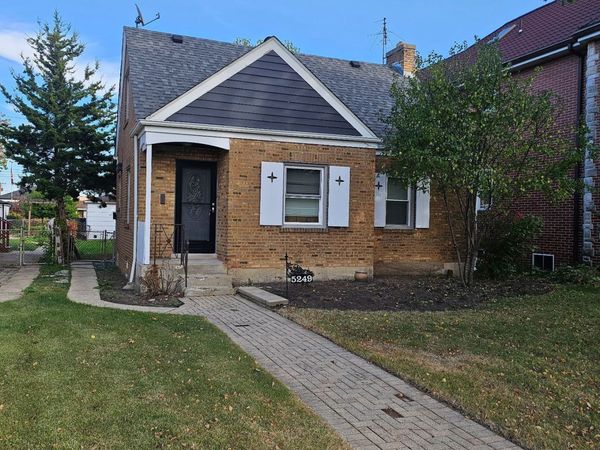 5249 N Osceola Avenue, Chicago, IL 60656
