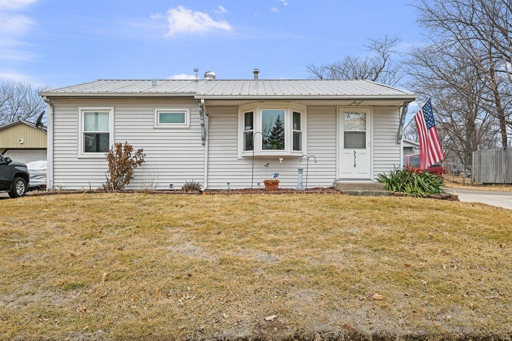 5318 Kelling Street, Davenport, IA 52806 Main Photo