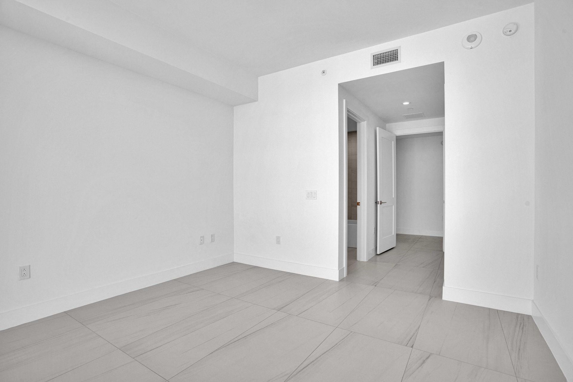 153 N Seabreeze Boulevard, Unit 2504-S, Fort Lauderdale, FL 33304 Photo