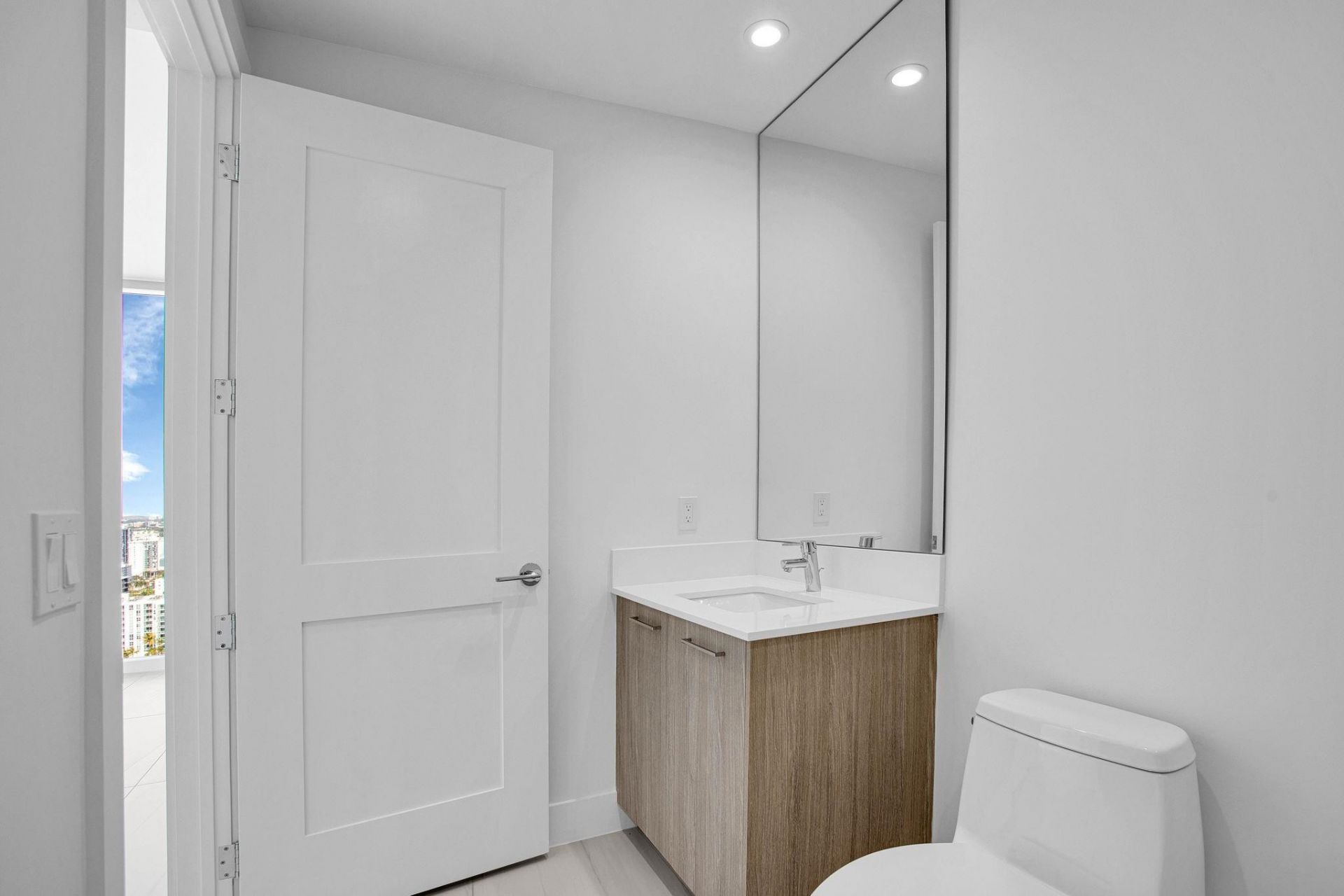 153 N Seabreeze Boulevard, Unit 2504-S, Fort Lauderdale, FL 33304 Photo