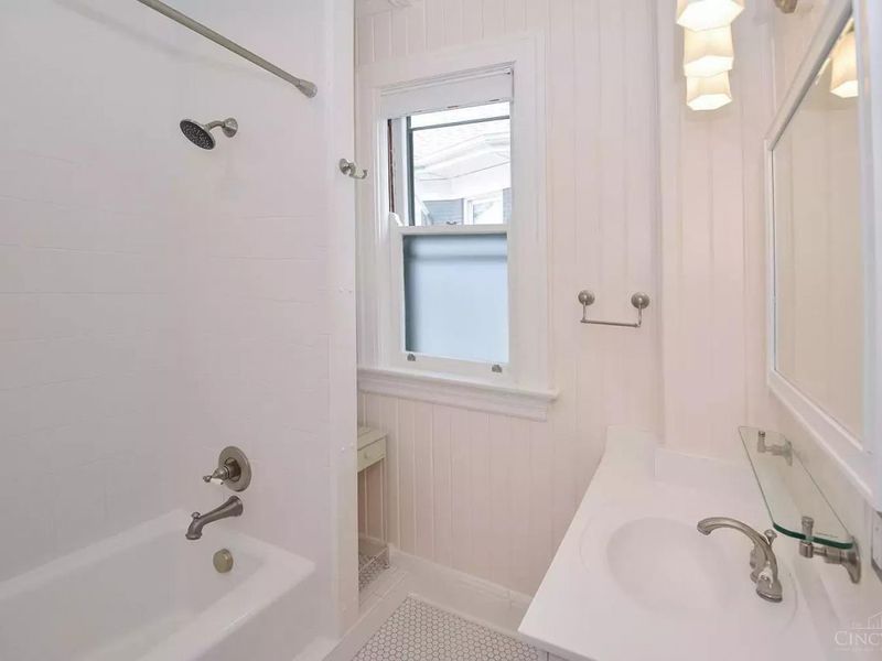 3565 Saint Charles Place, Cincinnati, OH 45208 Photo 16