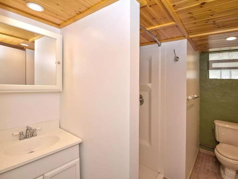 3565 Saint Charles Place, Cincinnati, OH 45208 Photo 17