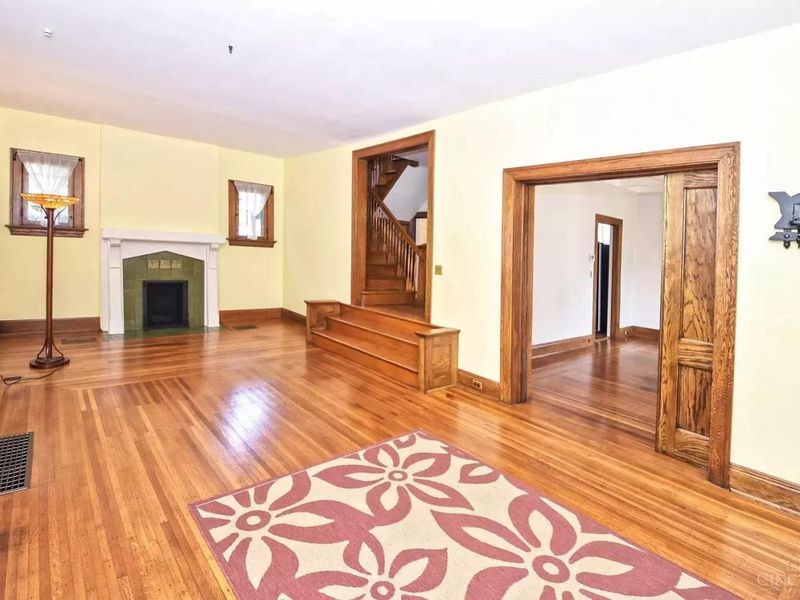 3565 Saint Charles Place, Cincinnati, OH 45208 Photo 4