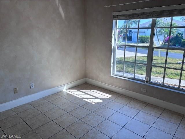 10741 Maui Cir, Estero, FL 33928 Photo