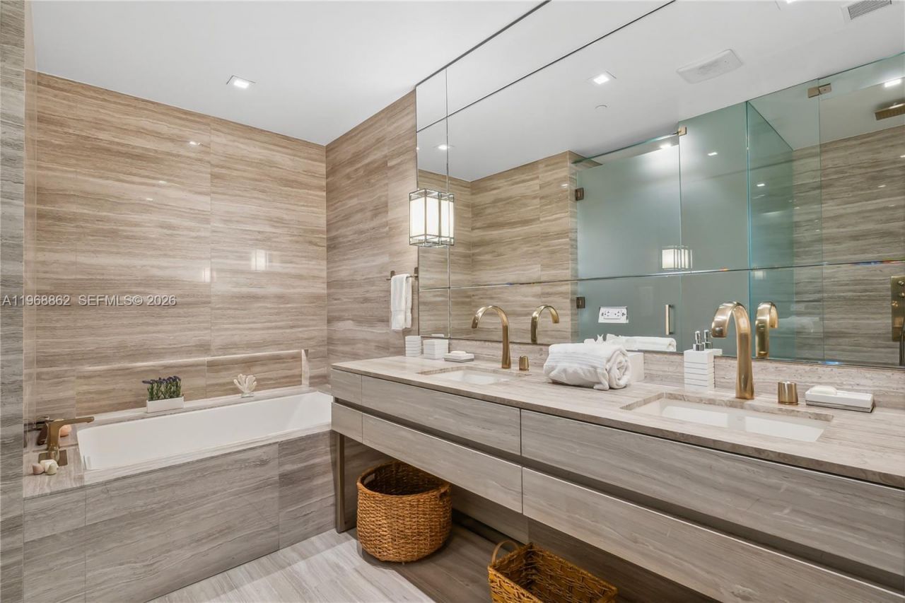 18975 Collins Ave, Unit 4502, Sunny Isles Beach, FL 33160 Photo