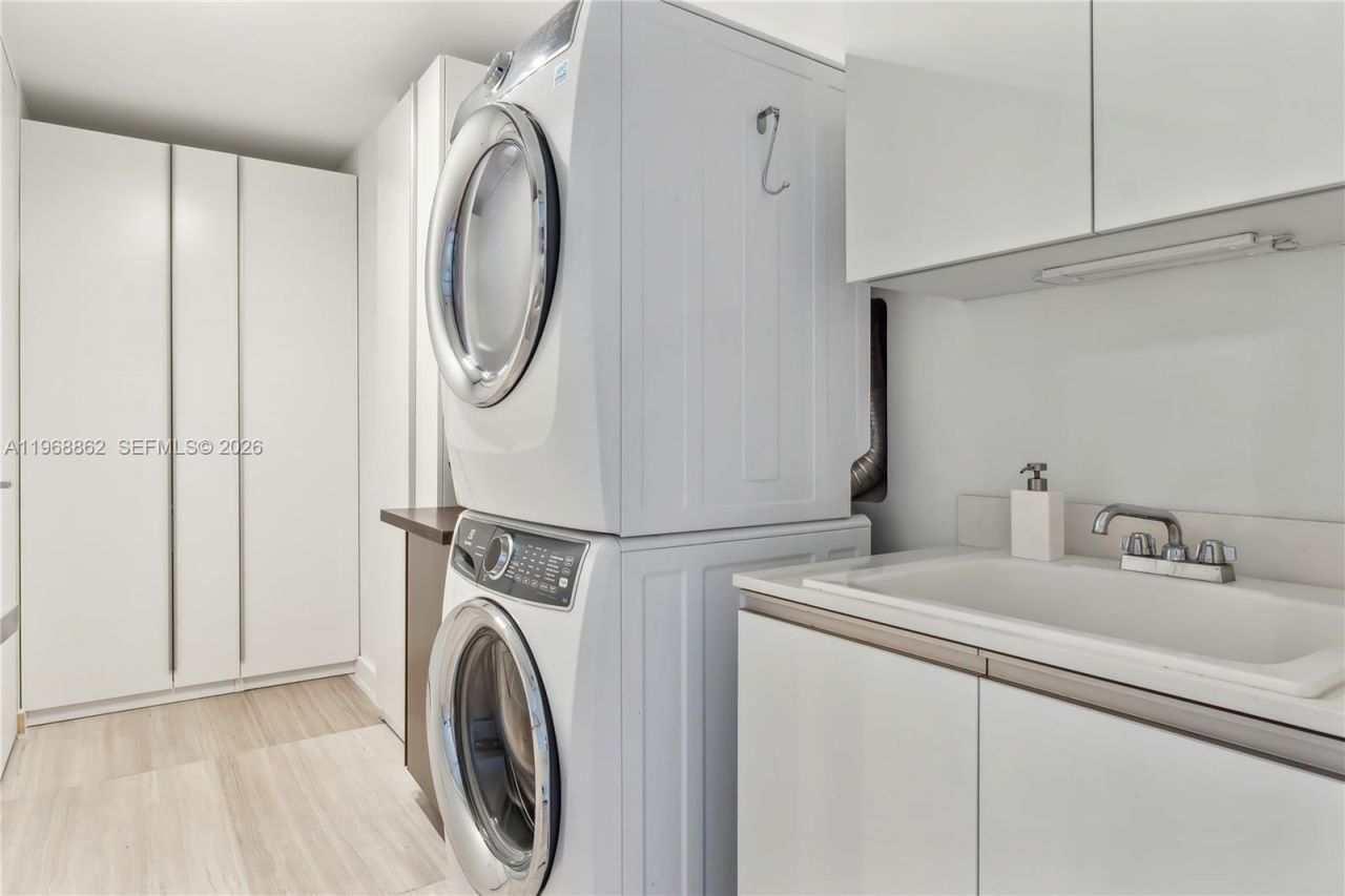 18975 Collins Ave, Unit 4502, Sunny Isles Beach, FL 33160 Photo