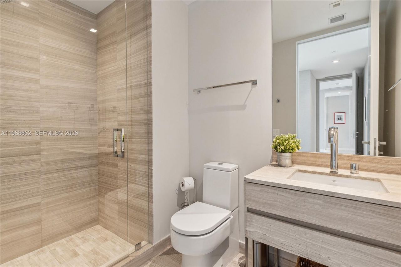 18975 Collins Ave, Unit 4502, Sunny Isles Beach, FL 33160 Photo