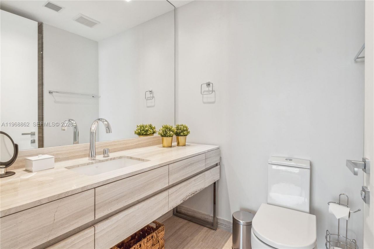 18975 Collins Ave, Unit 4502, Sunny Isles Beach, FL 33160 Photo