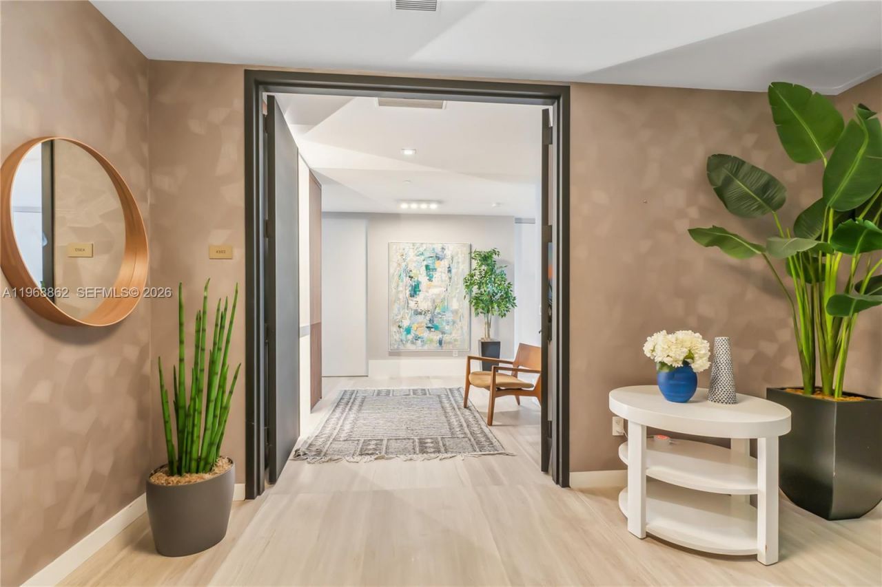 18975 Collins Ave, Unit 4502, Sunny Isles Beach, FL 33160 Photo