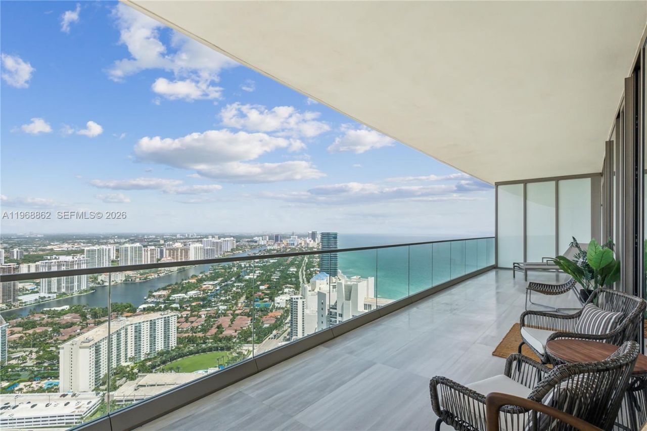 18975 Collins Ave, Unit 4502, Sunny Isles Beach, FL 33160 Photo