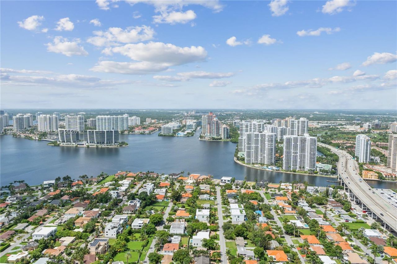 18975 Collins Ave, Unit 4502, Sunny Isles Beach, FL 33160 Photo