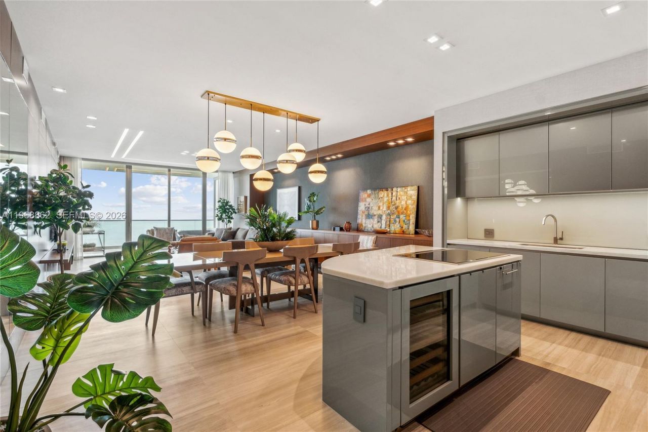 18975 Collins Ave, Unit 4502, Sunny Isles Beach, FL 33160 Photo