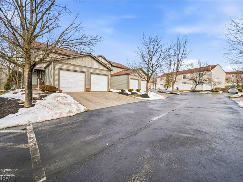 236 Regina Drive, Bedford, OH 44146 Photo 2