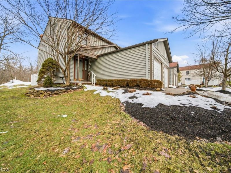 236 Regina Drive, Bedford, OH 44146 Photo 3