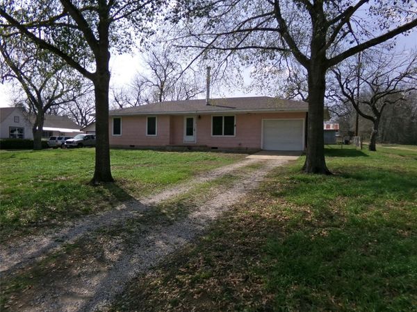 110 S Travis ST, Rockdale, TX 76567