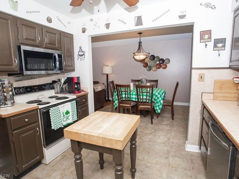 3490 Warwick Court, Canfield, OH 44406 Photo 10