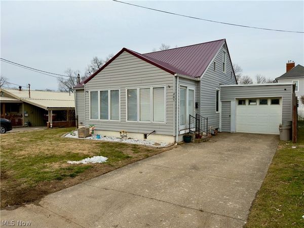 205 40th Street, Vienna, WV 26105