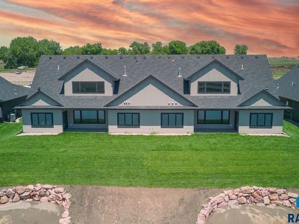 1137 E Thompson Pl, Tea, SD 57064